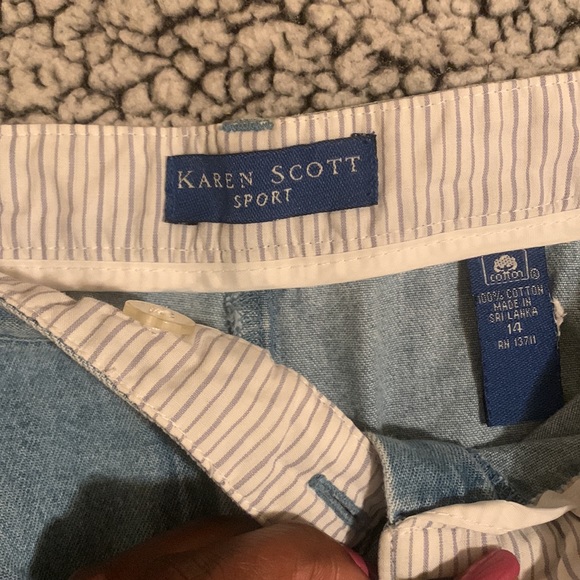 Karen Scott Light Washed Denim Shorts - Picture 2 of 4